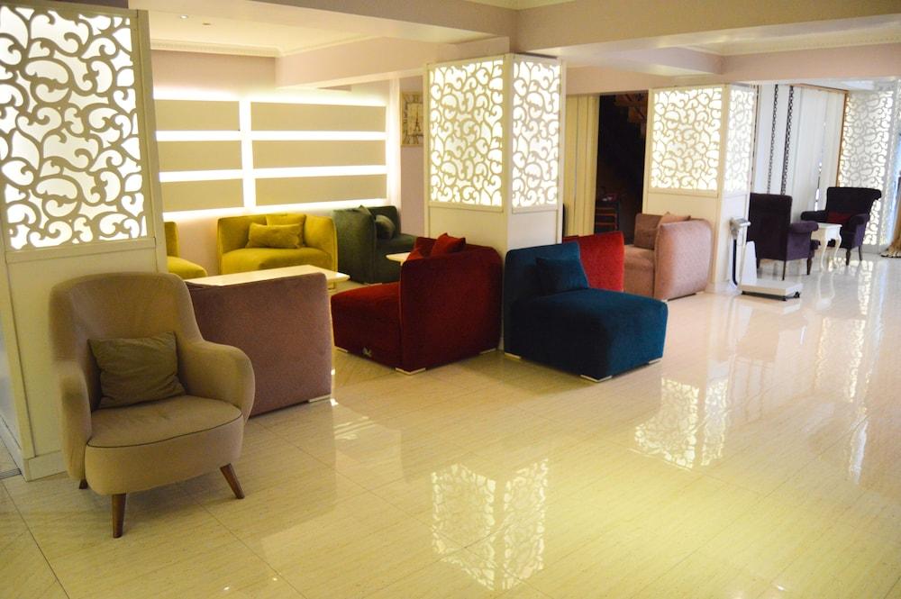 Отель Comfort Downtown 4*